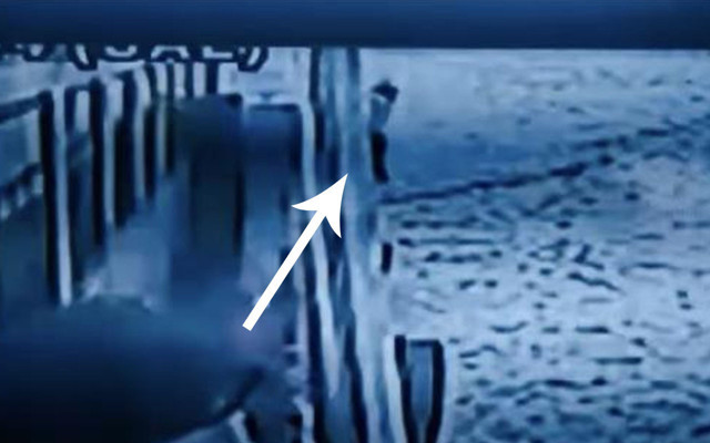 Kadıköy'de vapurdan atlayarak intihar etti! İntiharın görüntüsü ortaya çıktı - Resim: 0