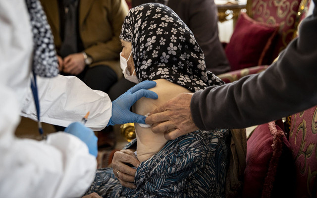 Ankara'nın en yaşlı iki kadını koronavirüs aşısını evlerinde oldu - Resim: 1