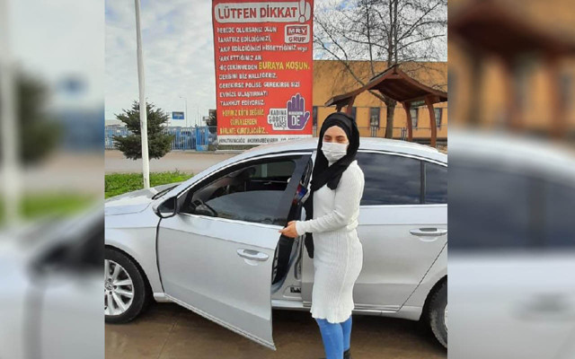 Kocaeli akaryakıt istasyonuna astığı pankartta kadınlara seslendi: Buraya koşun - Resim: 0