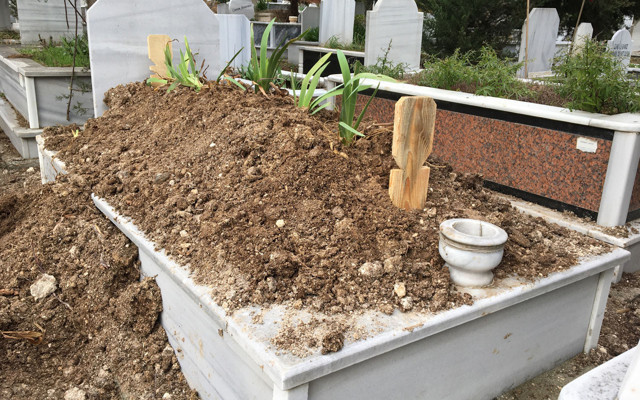 Bursa'da babası için yaptırmıştı! Hayatını kaybeden oyuncu o mezara defnedildi - Resim: 2