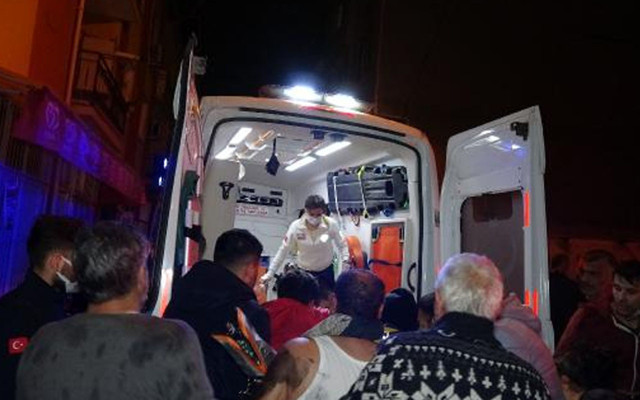 İzmir'de bir dairede çıkan yangında 1 kişi öldü 1 kişi de yaralandı - Resim: 0