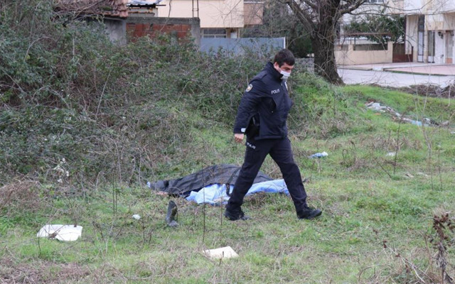 Sakarya'da boş arazide erkek cesedine ulaşıldı - Resim: 2