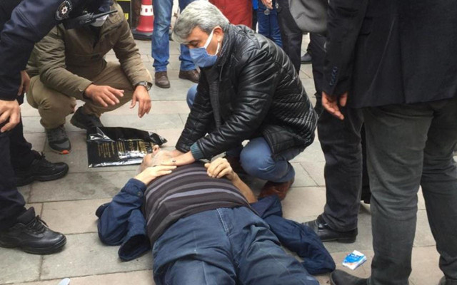 Manisa'da sokakta yürürken bayılan yaşlı adam hastanede öldü - Resim: 0