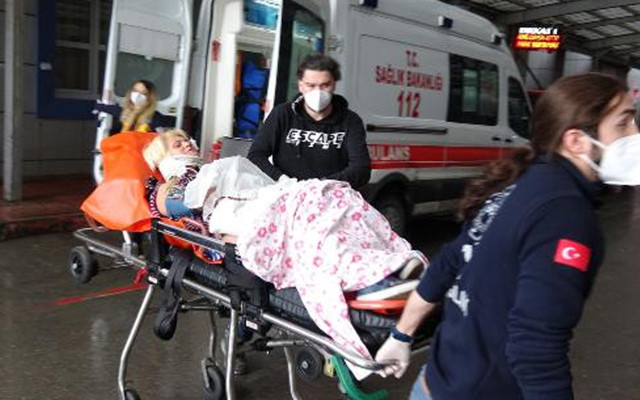 Bursa'da eşinin evi terk etmesine sinirlendi kayınvalidesini bıçakladı! - Resim: 0