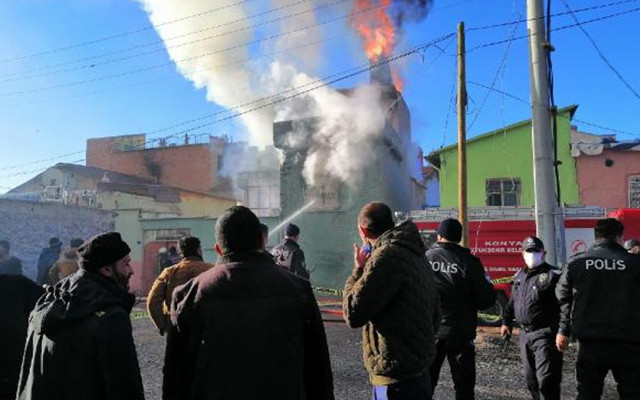 Konya'da çıkan yangın kahretti: Anne öldü, 3 yaşındaki Okay ve dayısı kurtarıldı - Resim: 0