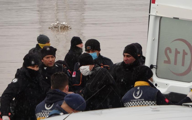 Çanakkale'de 12 saniye sonra irtibat kesilmişti! 2 çocuk annesi cansız halde sudan çıkarıldı - Resim: 0