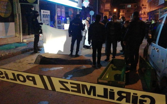 Karaman'da teras kattan yola düşen kişi hayatını kaybetti - Resim: 0