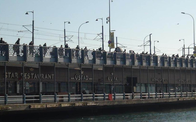 Galata Köprüsü’nden düşmüştü cesedi Karaköy’de denizden çıkarıldı - Resim: 0
