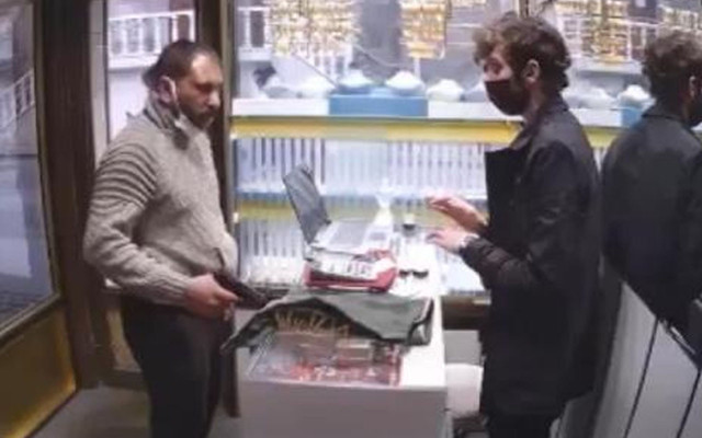 Konya'da çaldığı altınlar imitasyon çıkan şüpheli: Zevk için yaptım, o da sahte çıktı - Resim: 1