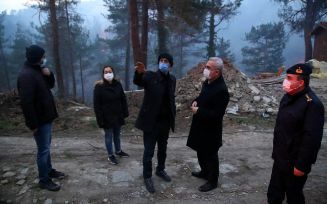 Kastamonu'da saniyelere karşı savaş! Mahalleye sıçrayan orman yangını söndürüldü - Resim: 1