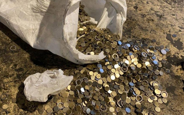 Esenyurt'ta kalpazan operasyonu! Yüklü miktarda sahte madeni euro ele geçirildi - Resim: 0