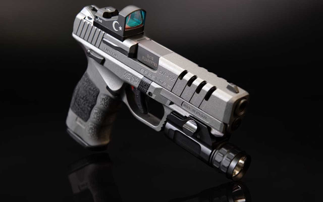 SAR 9 tabancası yine gururlandırdı! ABD'de ikinci kez büyük ödüle layık görüldü - Resim: 0