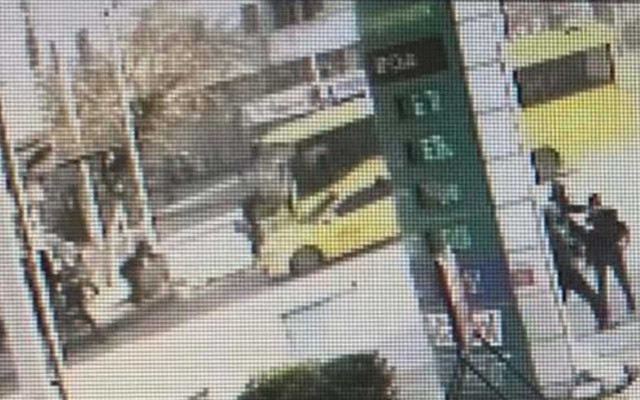 Gaziantep'te sipariş beklerken ölüm yakaladı! Otobüs durağa daldı 9 kişi yaralandı - Resim: 1