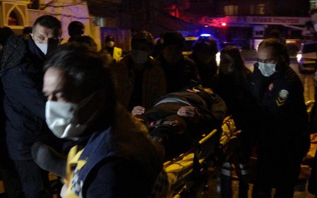 Sivas'ta kız arkadaşıyla yaşadığı sorunlar yüzünden üçüncü kattan aşağı atladı! - Resim: 1