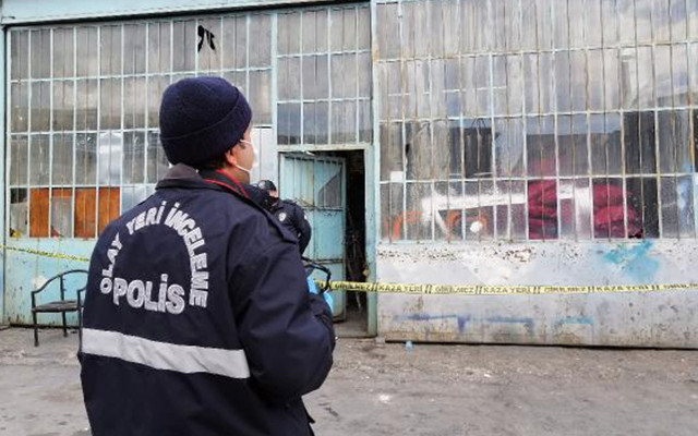 Konya'da akılalmaz ölüm: Açmaya çalıştığı yağ varili patladı - Resim: 0