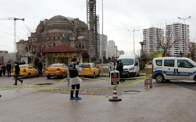 Gaziantep'te muhtar kuzenden taksi durağı önünde kanlı infaz! - Resim: 1