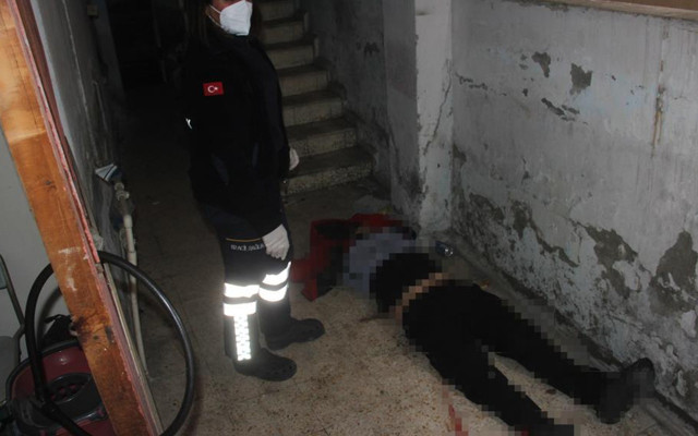 Adana'da kanlı olay! Önce sopayla dövdüler sonra tabancayla öldürdüler - Resim: 0