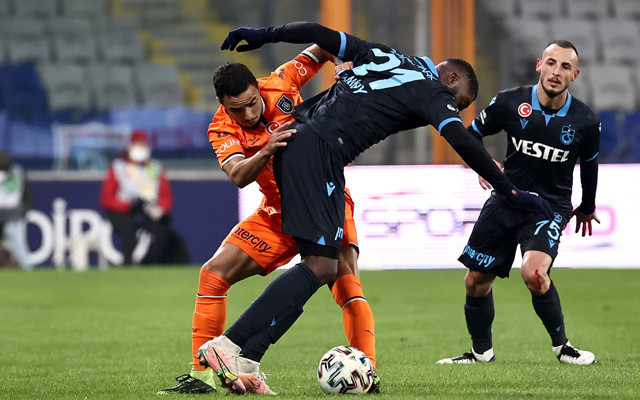 Trabzonspor'dan küme düşme hattındaki Başakşehir'e altın vuruş - Resim: 0