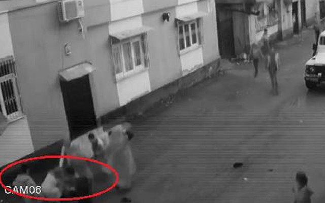 Adana'da kocası odaya kilitleyip dayak attı! Balkondan düşen kadın ağır yaralı - Resim: 0