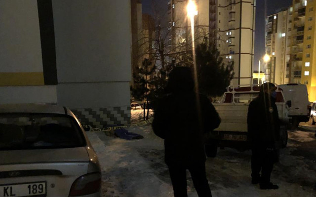 Kayseri'de 112'ye kendi intiharının ihbarını yaptı! 10'uncu kattan atlayan kadın öldü - Resim: 1