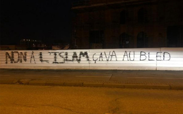 Fransa'da İslam karşıtlığı hortladı! Camiye ırkçı saldırı düzenlendi - Resim: 1