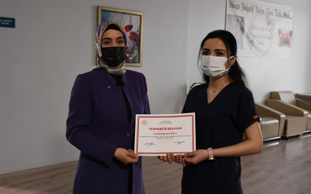 Çorum'da şiddet gören hemşireden ilginç af! Hastalara 200 pijama aldırdı - Resim: 1