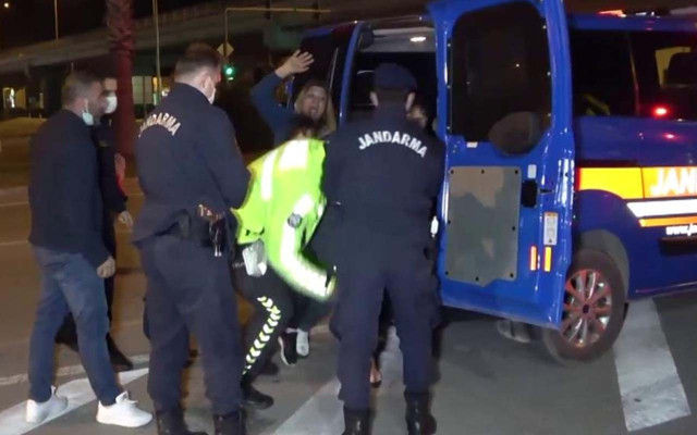 Antalya'da kaza yapan kadından akılalmaz tehdit! 'Çocukları öldürürüm' - Resim: 1