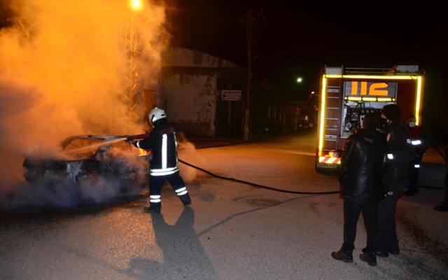 Samsun'da çalışmayan aracını ateşe verdi, sönene kadar başında bekledi - Resim: 0