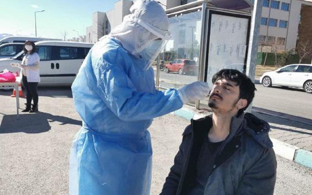 Üniversitede yüz yüze eğitim başladı! 10 günde bir öğrencilere test yapılacak - Resim: 1