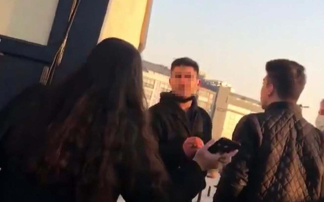 Kadıköy’de sokak ortasında sevgilisinden dayak yiyen genç kız şikayetçi olmadı - Resim: 1