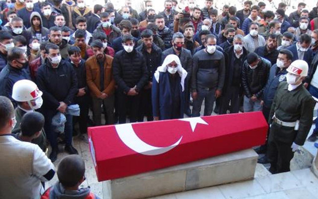 Terhisini aldıktan sonra Şanlıurfa'da kazada hayatını kaybeden gence veda edildi - Resim: 0