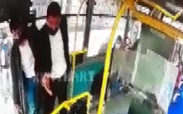 Kocaeli'de Tek HES koduyla binmek istediler uyarı yapan sürücüye dehşeti yaşattılar - Resim: 2