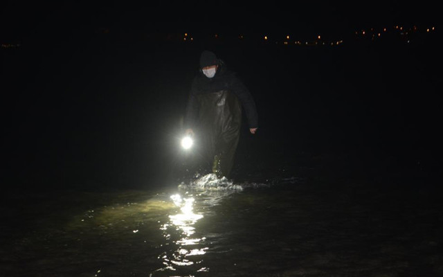 Balıkesir'de alkollü kadın denize atladı! Ekipler 1 buçuk saat çabaladı - Resim: 1