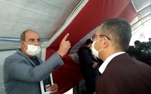 CHP heyetini yuhalayan evlat nöbetindeki aileler 'şimdiye kadar neredeydiniz' diye sordu - Resim: 1