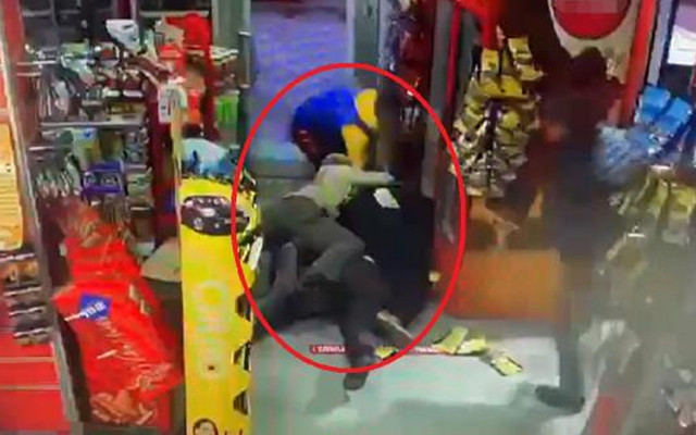 Bursa'da husumetlisi alışveriş yaparken yakalayıp boğazını kesmeye kalkıştı - Resim: 2