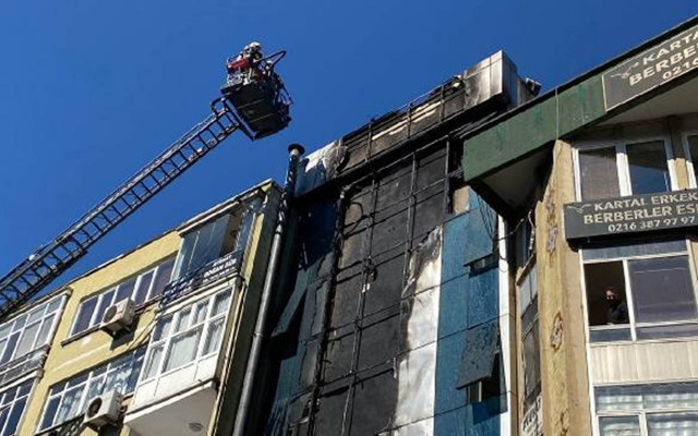 Kartal'da dershanede yangın çıktı! Alevler binanın tamamını sardı - Resim: 0