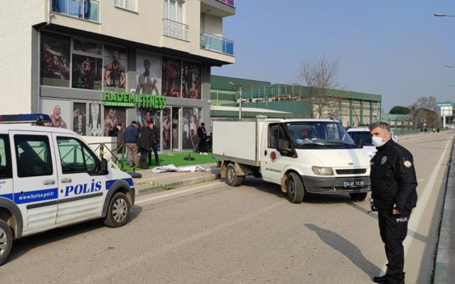 Kadınlar gününde acı ölüm! Bursa'da balkondan düşen genç kadın öldü - Resim: 0