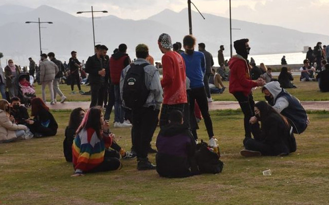 Vali Yavuz Selim Köşger İzmir'i uyardı: Covid-19 vaka sayılarında yüzde 50 artış - Resim: 0