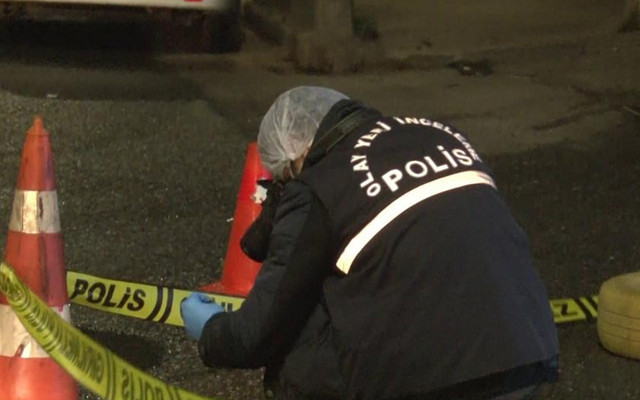 Üsküdar'da kısıtlama saatinde esnafa silahlı saldırı: Bacak ve kasık bölgesinden yaralandı - Resim: 2