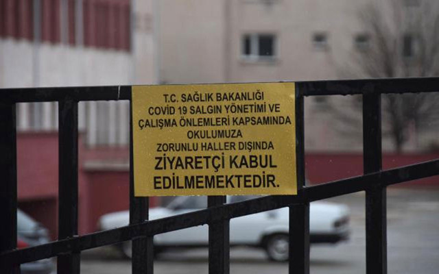 Eskişehir'de Covid-19 alarmı! Öğretmenin testi pozitif çıktı 34 öğrenci karantinaya alındı - Resim: 1
