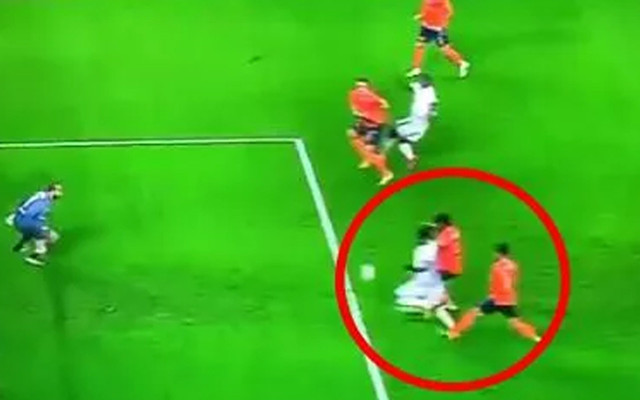 Beşiktaş'a 13 maçtır penaltı yok Cüneyt Çakır'dan tartışılacak karar - Resim: 0