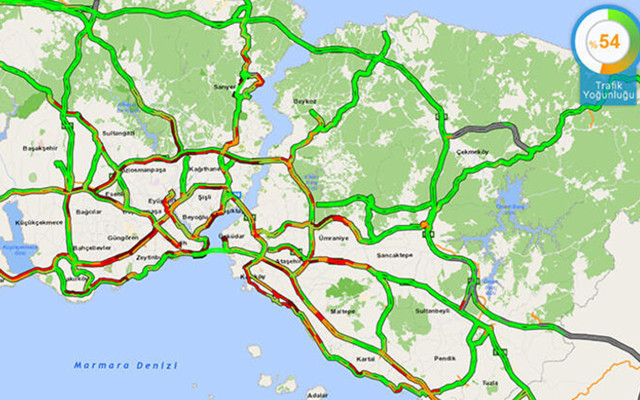 Kısıtlamasız ikinci cumarteside sokaklar dolup taştı! İstanbul'da sahillere akın ettiler - Resim: 0