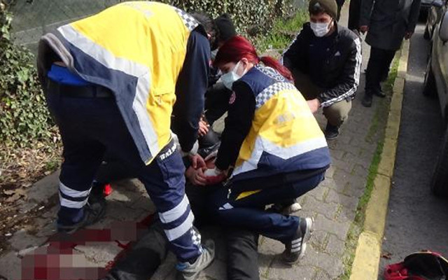 Zonguldak'ta marketten satın aldığı bıçağı saniyeler sonra karnına sapladı - Resim: 0