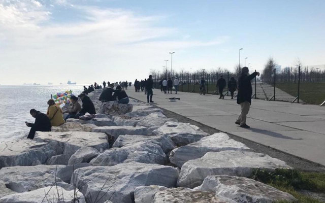 İstanbul'da pazar günü uygulanan kısıtlamada sahiller dolup taştı - Resim: 2