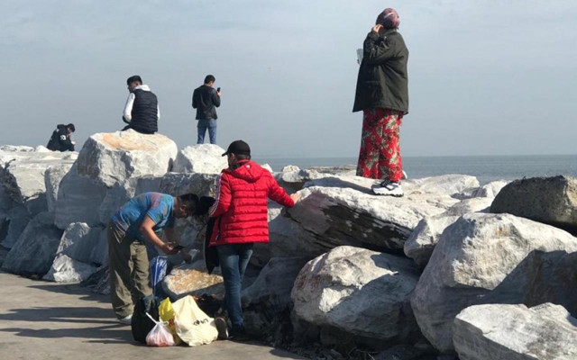 İstanbul'da pazar günü uygulanan kısıtlamada sahiller dolup taştı - Resim: 0