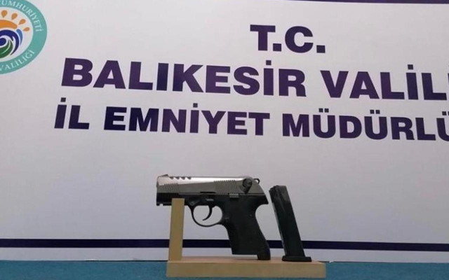 Balıkesir'de silahlı saldırı: Damat kayınpederi sokak ortasında vurdu - Resim: 1