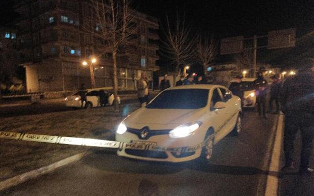 Şanlıurfa'da bir kişi otomobiliyle seyir halindeyken silahlı saldırıya uğradı - Resim: 2
