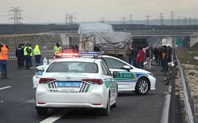 Çatalca Kuzey Marmara Otoyolu'nda feci kaza: Kamyonet sürücüsü öldü - Resim: 2