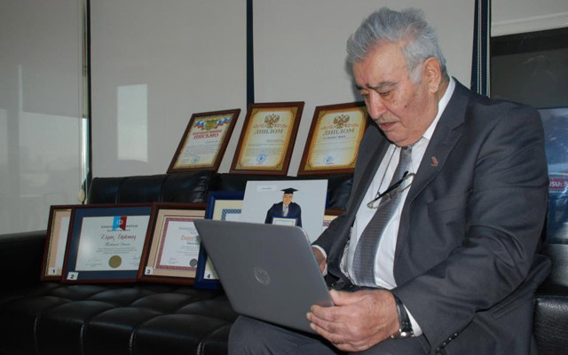 Babası gibi olmaktan korkan 81 yaşındaki yaşlı adam 6'ncı üniversitesini okuyor - Resim: 1