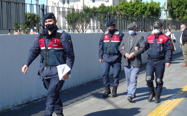 Antalya'da 77 yaşındaki şahsın minibüste 16 yaşındaki genç kızı taciz ettiği iddiası - Resim: 0